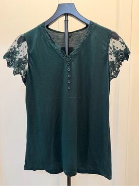Lace Sleeve V-Neck Top in Deep Green #374